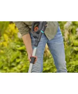 SPAZZOLA MULTIFUNZIONE A BATTERIA GARDENA "AQUABRUSH UNIVERSAL" 18V 2,5AH