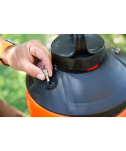 GEYSER NEBULIZZATORE ANTIZANZARE A BATTERIA STOCKER "E-25 MI" 25L 5 BAR 21V SOLO CORPO MACCHINA CARICABATTERIE INCLUSO