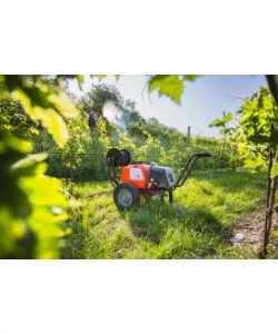 POMPA IRRORATRICE A BATTERIA CARRELLATA STOCKER "303" 80L 10 BAR 12V 36AH