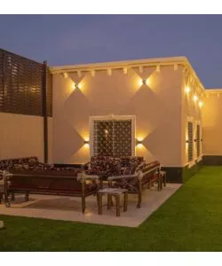 APPLIQUE LED DA ESTERNO QUADRATA A DOPPIO FASCIO LUMINOSO VTAC MARRONE 3000K