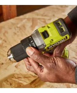 KIT TRAPANO A PERCUSSIONE BRUSHLESS E COMPRESSORE PORTATILE RYOBI - CON 2 BATTERIE 18V 2AH