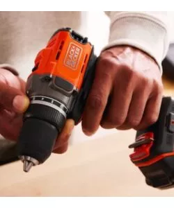 KIT TRAPANO AVVITATORE A BATTERIA BLACK+DECKER "BCD382D1XK-QW" BATTERIA INCLUSA 18V
