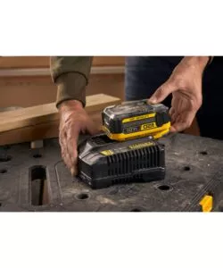 BATTERIA DI RICAMBIO STANLEY FATMAX 18V 4AH E CARICABATTERIE 4AH