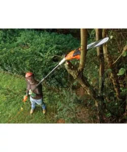 POTATORE A CATENA TELESCOPICO ELETTRICO BLACK+DECKER BARRA 25 CM 800 W