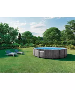 PISCINA FUORI TERRA CON STRUTTURA ROTONDA INTEX "PRISM GREYWOOD" CON POMPA FILTRO, SCALETTA, TELO BASE E TELO DI COPERTURA EFFETTO LEGNO GRIGIO 549X549X122 CM - COD. 26744ND