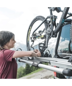 Portabici posteriore per auto Thule "Wanderway" 2 biciclette